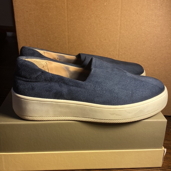 “Hilda” Navy slip on sneakers (loafers?), Steven by Steve Madden, size 7.5 - Picture 4 of 10